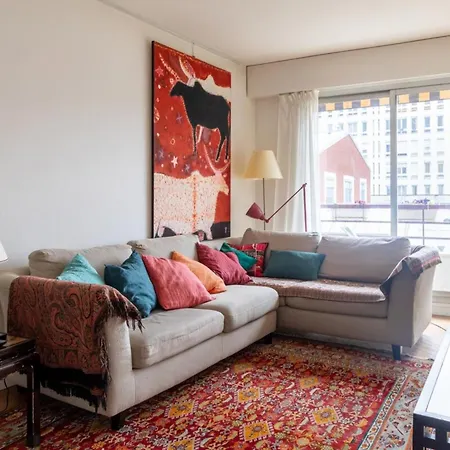 Charming 2bd Parisian Flat W Balconyoberkampf