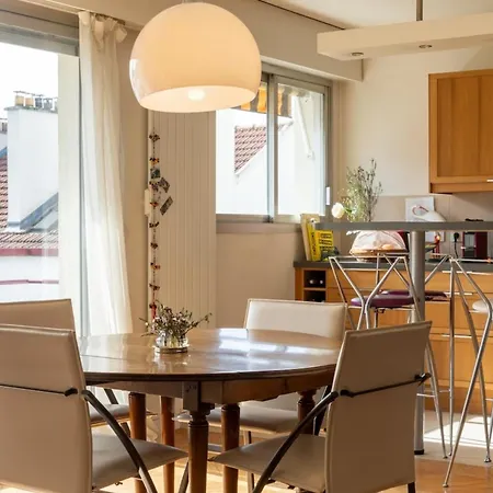 Charming 2bd Parisian Flat W Balconyoberkampf Paris
