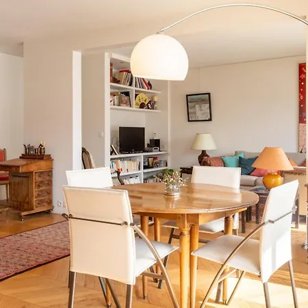 Charming 2bd Parisian Flat W Balconyoberkampf Apartment