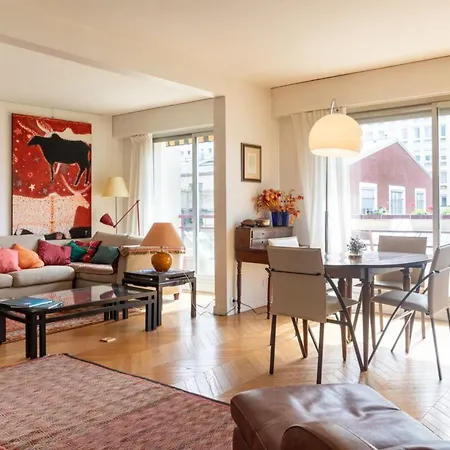 Charming 2bd Parisian Flat W Balconyoberkampf Apartment Paris