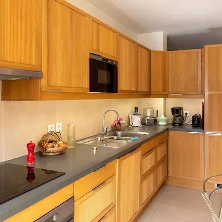 Charming 2bd Parisian Flat W Balconyoberkampf Paris