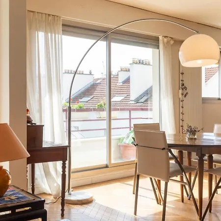 Apartment Charming 2bd Parisian Flat W Balconyoberkampf Paris